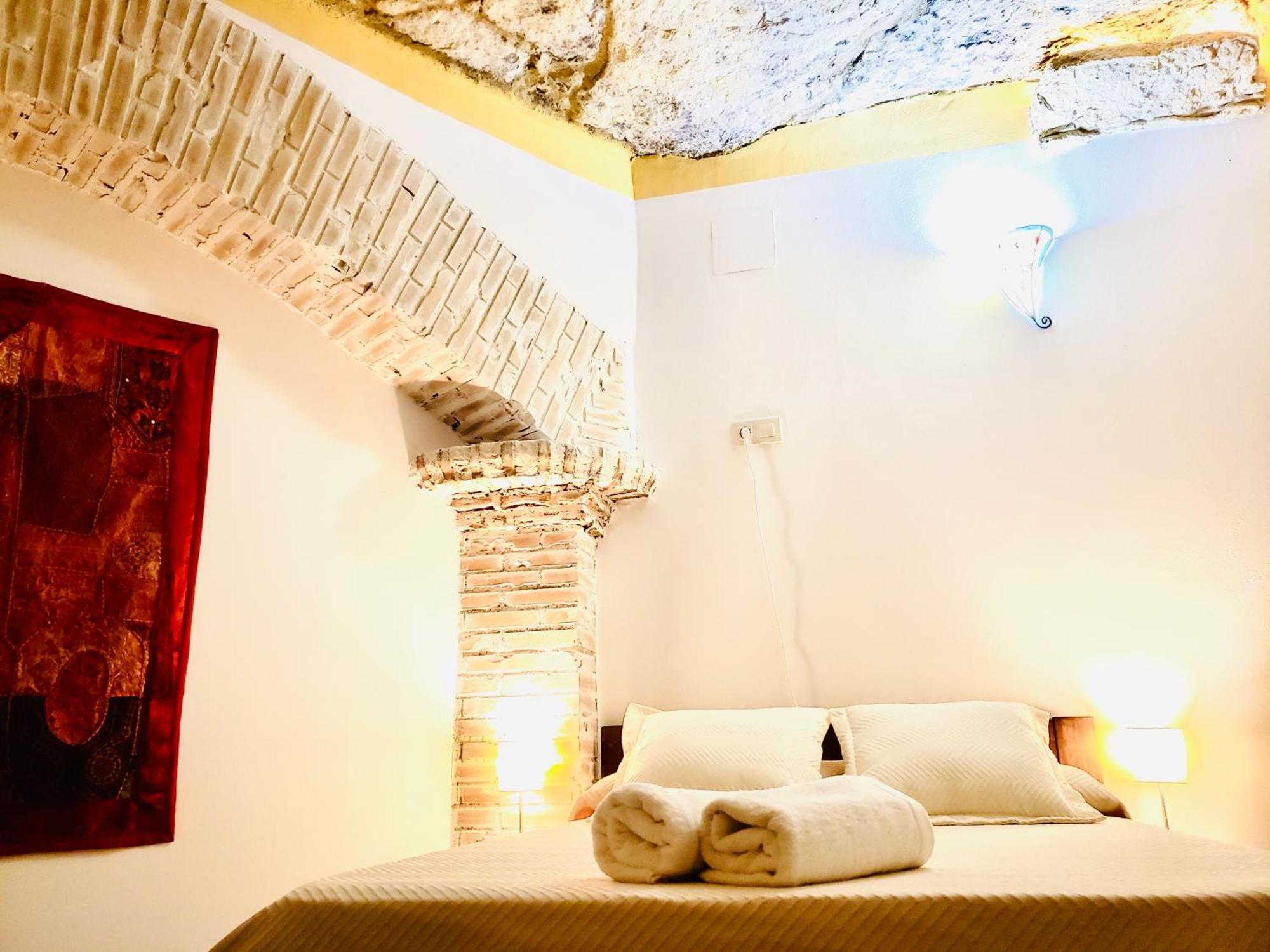 Casa Rural Cueva El Nido Casas de Fernando Alonso 外观 照片